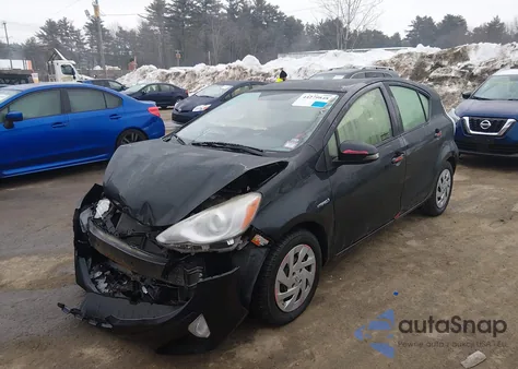 2016 Toyota Prius C Two z USA, uszkodzony, nr VIN JTDKDTB30G1121024